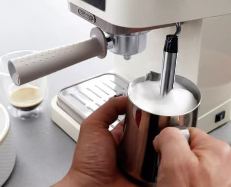 De'Longhi EC260CR Stilosa Manual Espresso Coffee Machine view 4