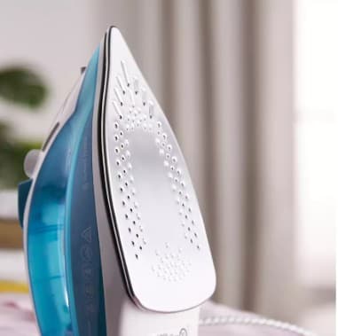 Russell Hobbs 23061 Supreme Steam Iron view 5